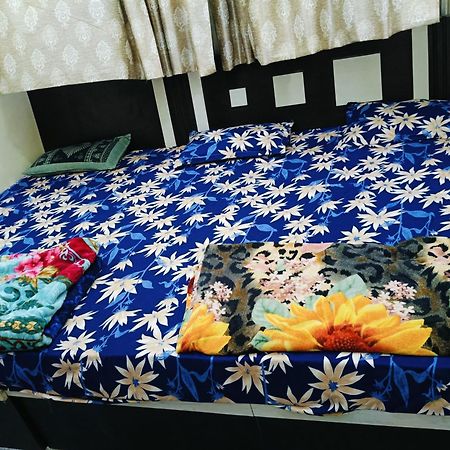 Jai Hanuman Guest House Palsana  ภายนอก รูปภาพ
