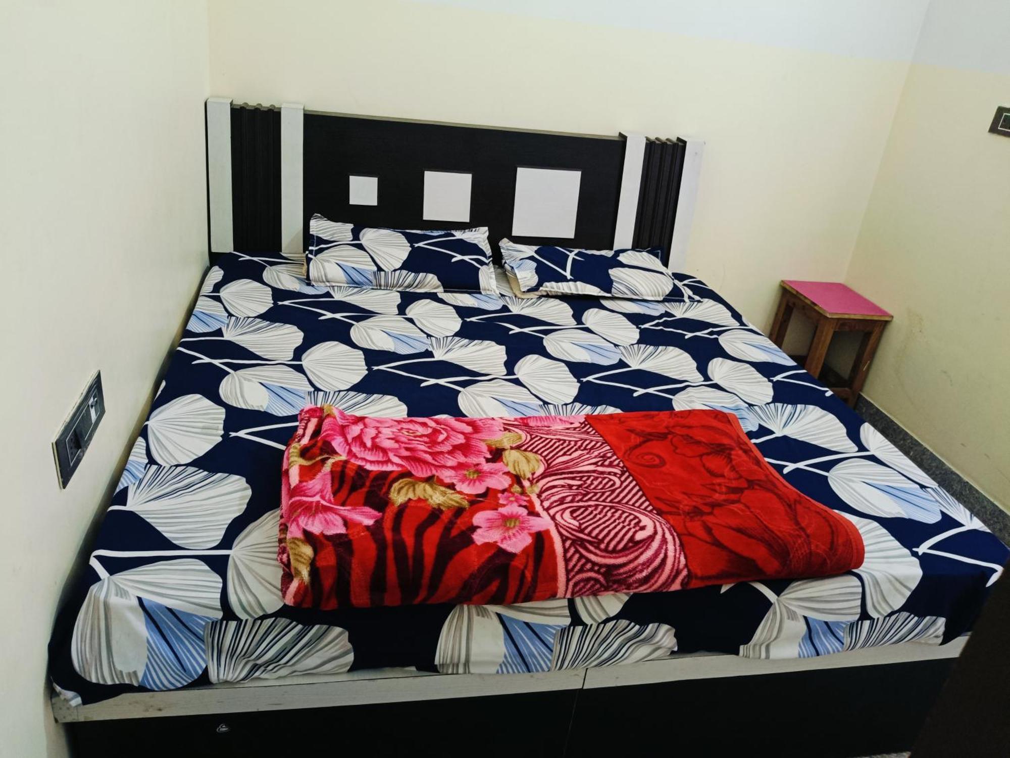 Jai Hanuman Guest House Palsana  ภายนอก รูปภาพ