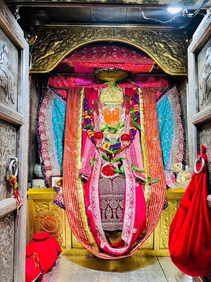 Jai Hanuman Guest House Palsana  ภายนอก รูปภาพ