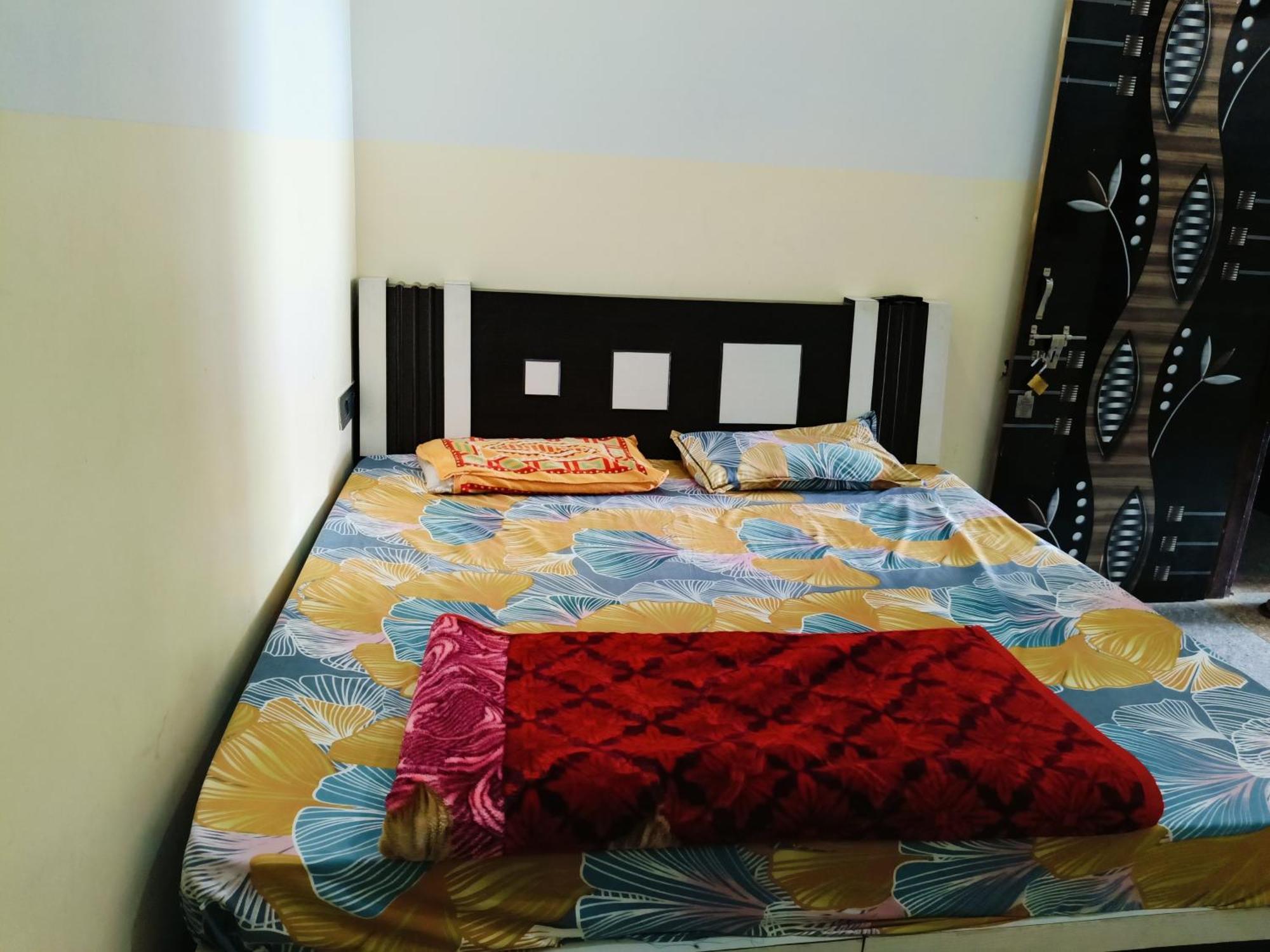 Jai Hanuman Guest House Palsana  ภายนอก รูปภาพ